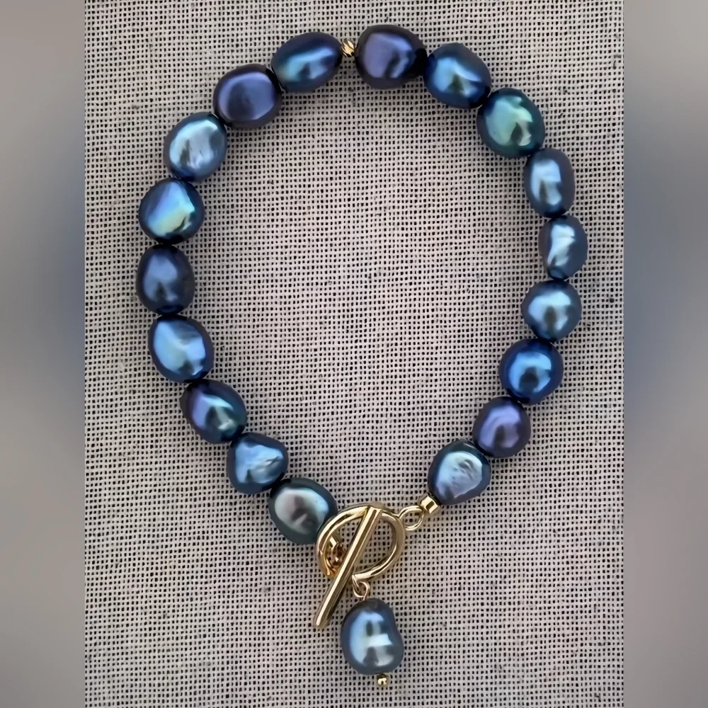 A Teenager'S Or Kids Irregular-Shaped Black Baroque Freshwater Pearls Bracelet,